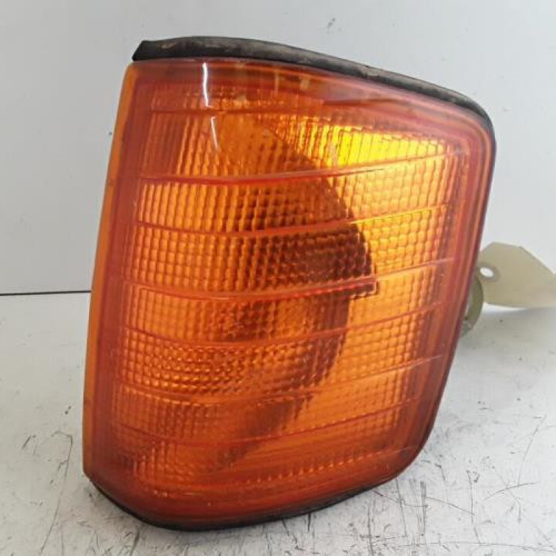 Optique avant secondaire gauche (feux)(clignotant) MERCEDES 190 W201