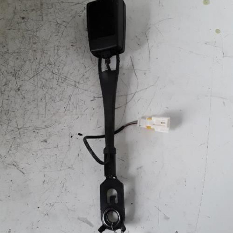 Attache ceinture avant droit PEUGEOT 3008 1