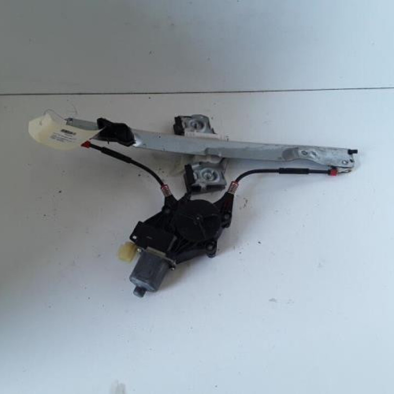 Leve vitre electrique avant droit FORD FIESTA 6