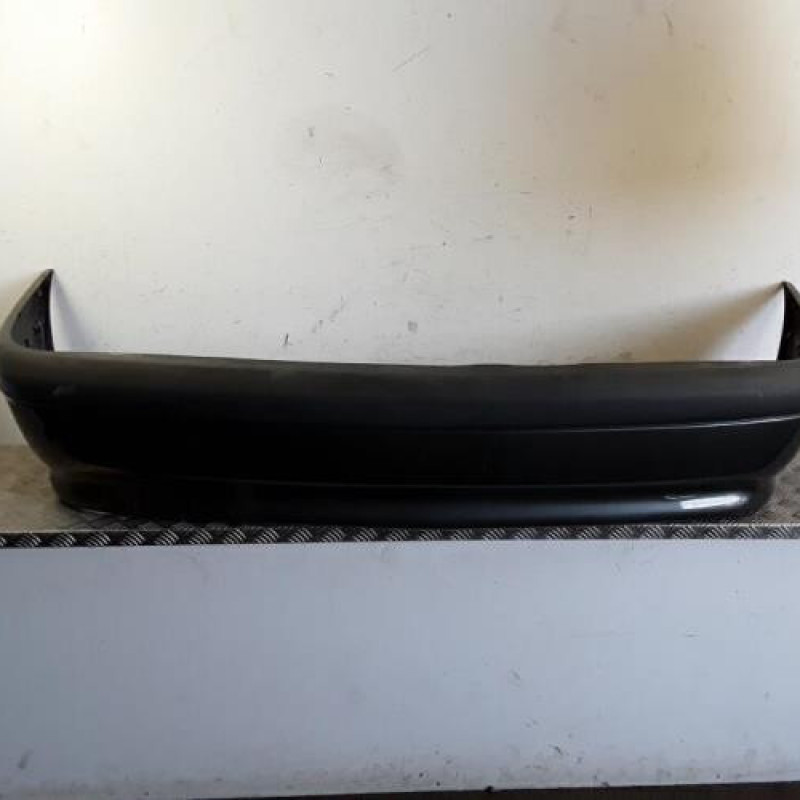 Pare choc arriere RENAULT LAGUNA 1 Pare choc arriere RENAULT LAGUNA 1