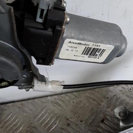 Leve vitre electrique arriere gauche NISSAN QASHQAI 1