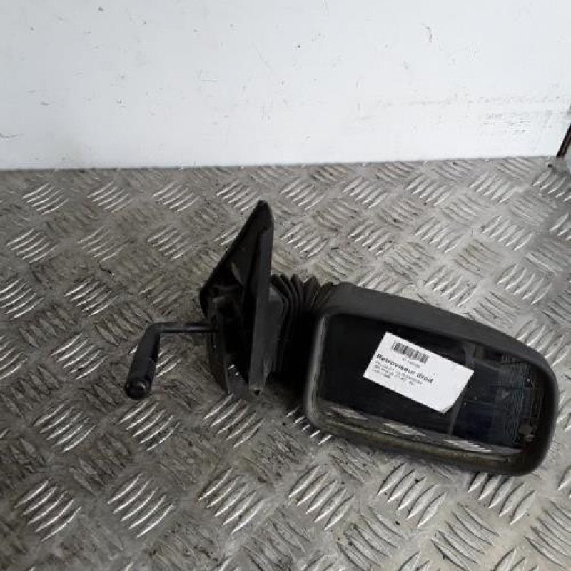 Retroviseur droit PEUGEOT 205 Retroviseur droit PEUGEOT 205