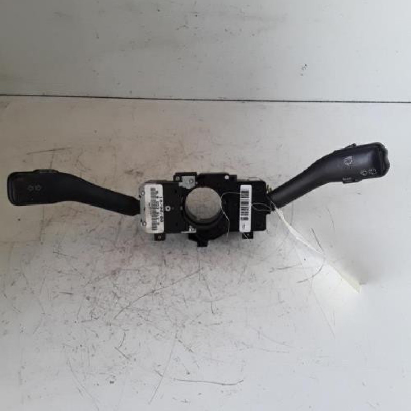Com (Bloc Contacteur Tournant+Commodo Essuie Glace+Commodo Phare) VOLKSWAGEN GOLF 4