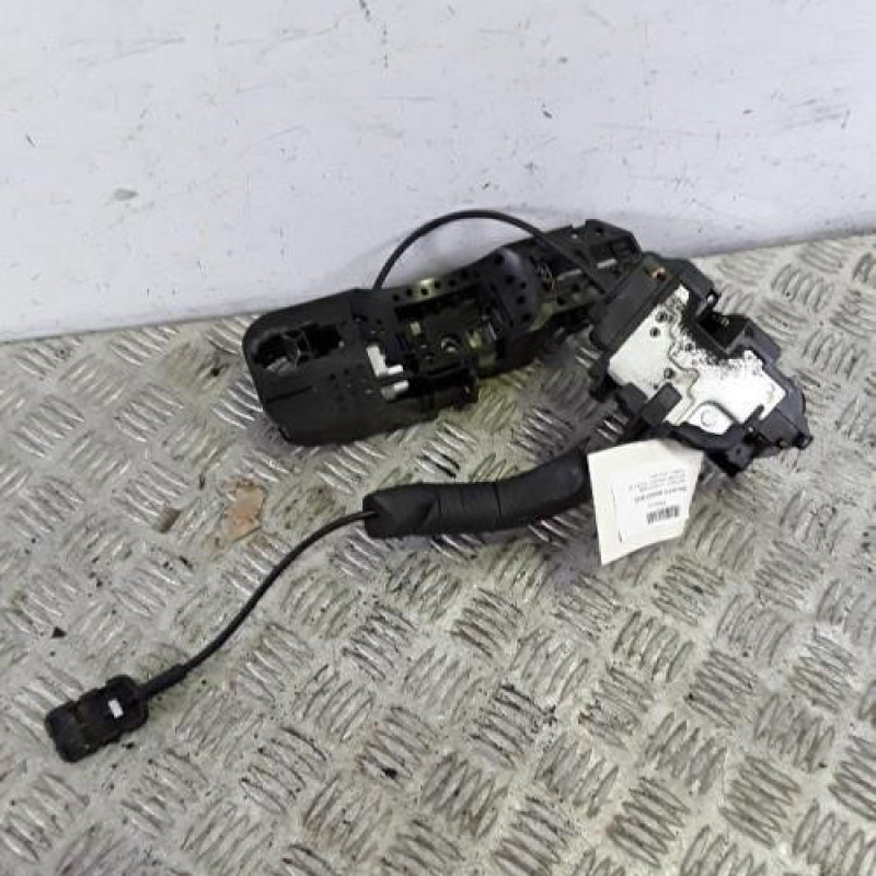 Serrure avant droit RENAULT MEGANE 3