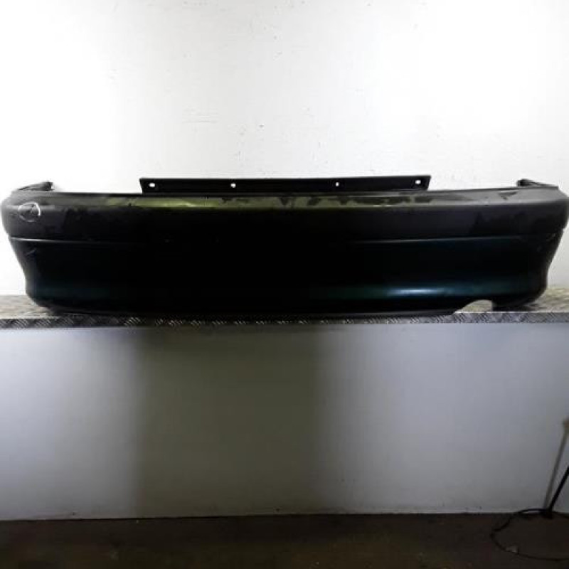 Pare choc arriere TOYOTA AVENSIS 1