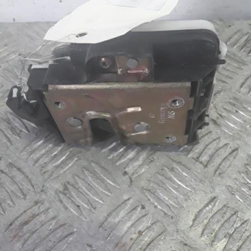 Serrure arriere droit VOLKSWAGEN POLO 3 Serrure arriere droit VOLKSWAGEN POLO 3