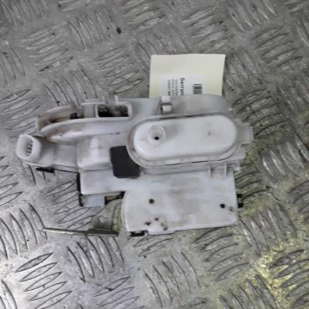 Serrure avant droit VOLKSWAGEN POLO 3