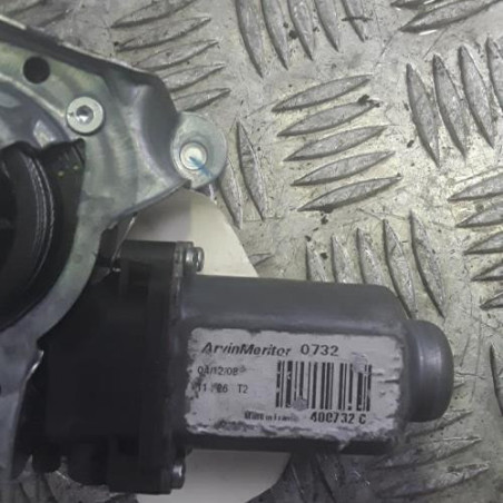 Leve vitre electrique avant droit RENAULT SCENIC 1