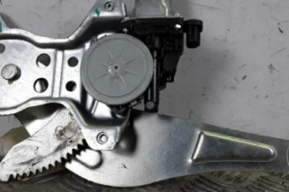 Leve vitre electrique arriere droit SUZUKI SWIFT 3 Photo n°1