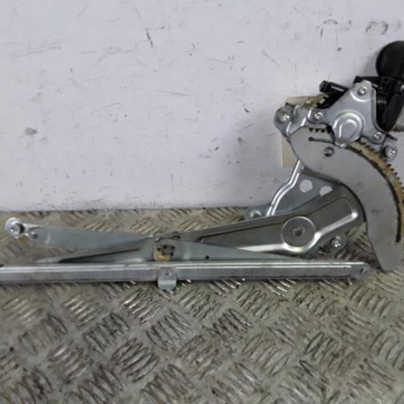 Leve vitre electrique avant gauche SUZUKI SWIFT 3