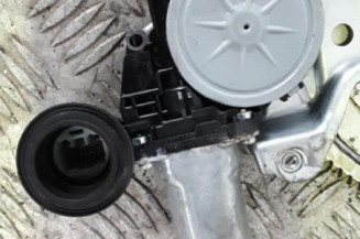 Leve vitre electrique avant gauche SUZUKI SWIFT 3