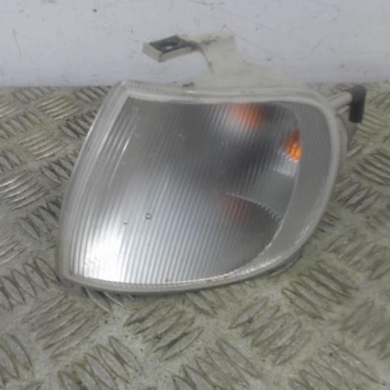 Optique avant secondaire gauche (feux)(clignotant) VOLKSWAGEN POLO 3