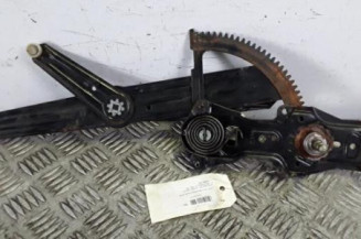 Leve vitre mecanique avant droit PEUGEOT 205 Photo n°3