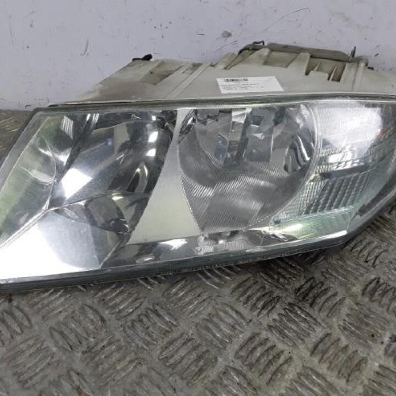 Optique avant principal gauche (feux)(phare) SKODA OCTAVIA 2