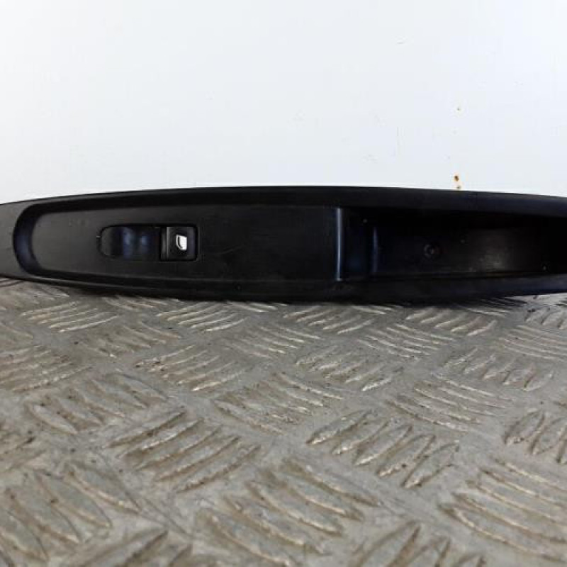 Interrupteur de leve vitre avant droit CITROEN C4 1