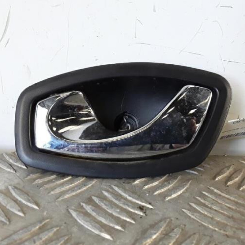Poignee interieur arriere gauche RENAULT CLIO 4