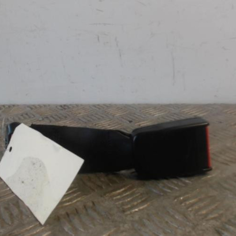 Attache ceinture arriere gauche PEUGEOT 206