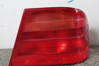 Feu arriere principal droit (feux) MERCEDES CLASSE E 210 Photo n°1
