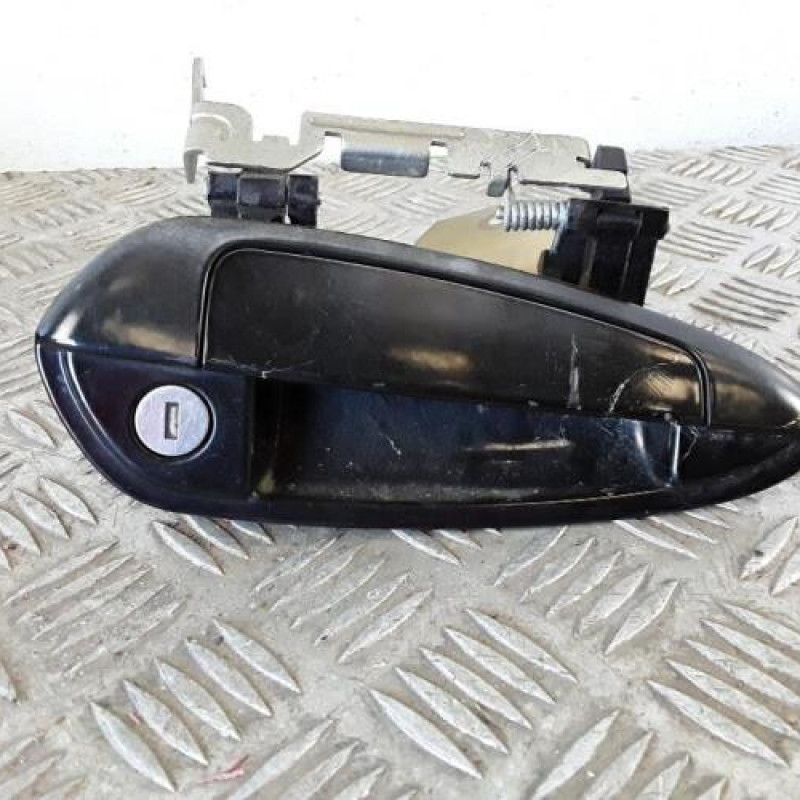 Poignee porte avant droit FIAT GRANDE PUNTO Poignee porte avant droit FIAT GRANDE PUNTO