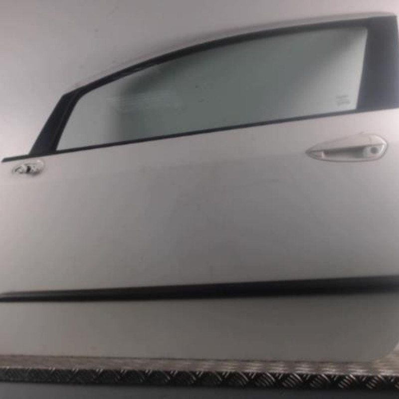 Porte avant gauche FIAT GRANDE PUNTO Porte avant gauche FIAT GRANDE PUNTO