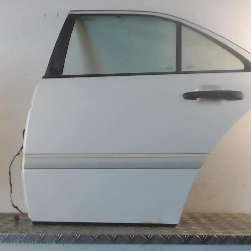 Porte arriere gauche MERCEDES CLASSE C 202 Porte arriere gauche MERCEDES CLASSE C 202