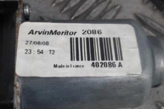 Leve vitre electrique avant gauche RENAULT KANGOO 2 Photo n°3