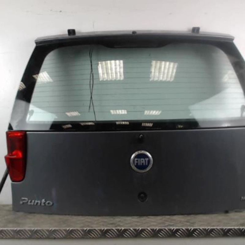 Malle/Hayon arriere FIAT PUNTO 2