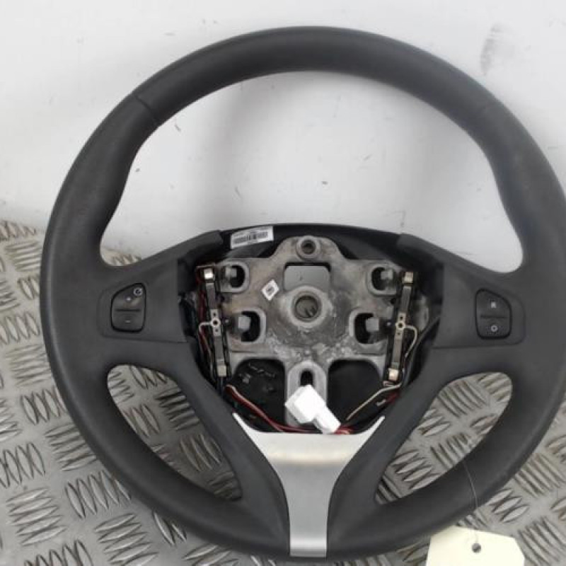 Volant RENAULT CLIO 4