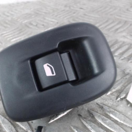 Interrupteur de leve vitre arriere droit PEUGEOT 208 1 Photo n°1