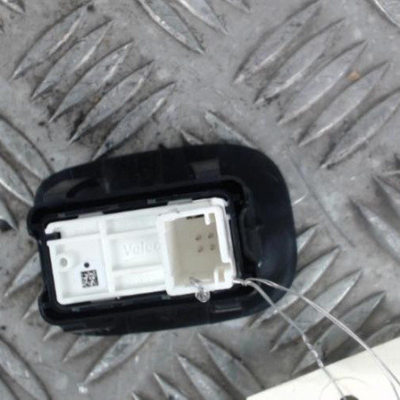 Interrupteur de leve vitre arriere droit PEUGEOT 208 1