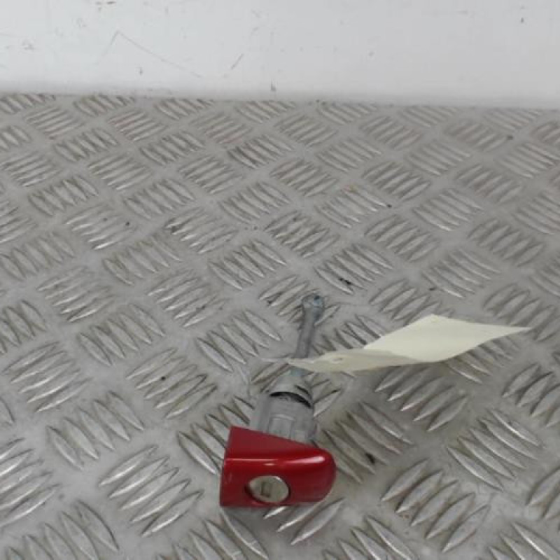 Barillet porte avant gauche PEUGEOT 208 1