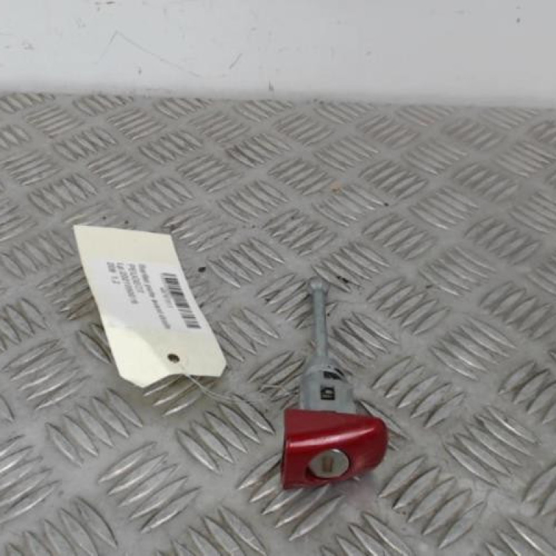 Barillet porte avant droite PEUGEOT 208 1