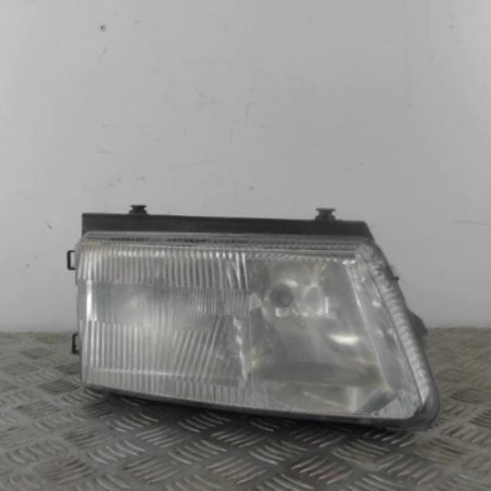 Optique avant principal droit (feux)(phare) VOLKSWAGEN PASSAT 4 Photo n°1