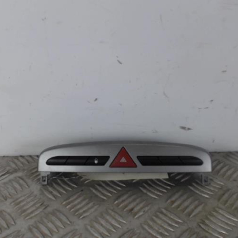 Bouton de warning PEUGEOT 308 1 SW