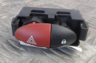 Bouton de warning RENAULT TWINGO 2 Photo n°1