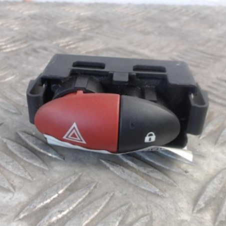 Bouton de warning RENAULT TWINGO 2 Photo n°1