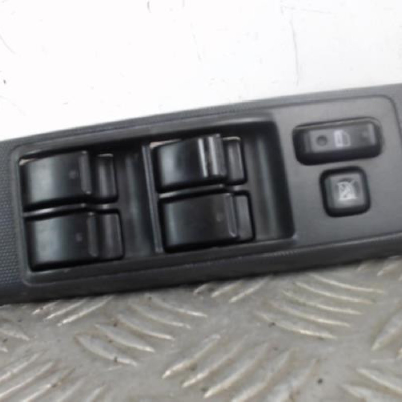 Interrupteur de leve vitre TOYOTA COROLLA VERSO 2
