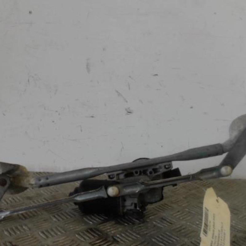 Moteur essuie glace avant TOYOTA COROLLA VERSO 2