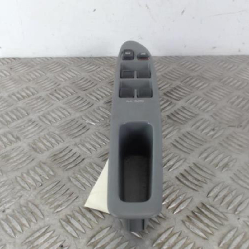 Interrupteur de leve vitre TOYOTA AVENSIS 2