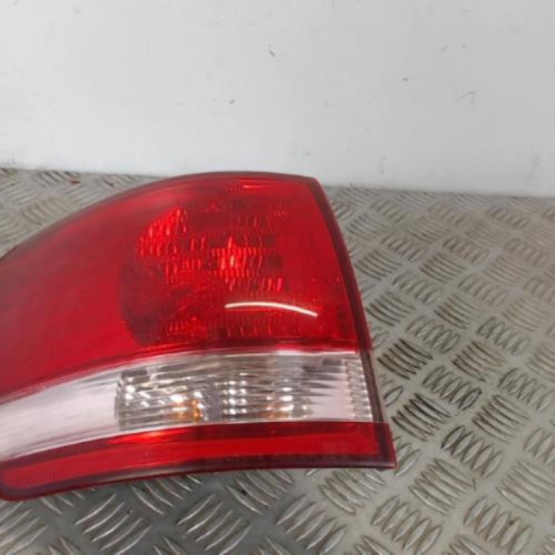 Feu arriere principal gauche (feux) TOYOTA AVENSIS 2