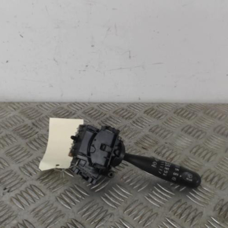 Commodo d'essuie glaces TOYOTA YARIS VERSO