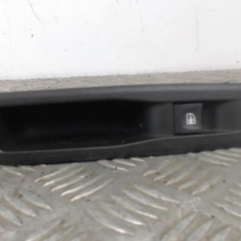 Interrupteur de leve vitre arriere gauche RENAULT LAGUNA 3