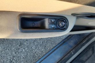 Interrupteur de leve vitre avant droit RENAULT CLIO 3 Photo n°8
