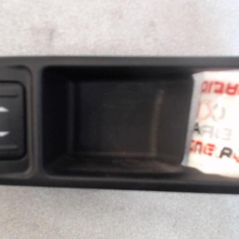 Interrupteur de leve vitre avant droit FORD FOCUS 2