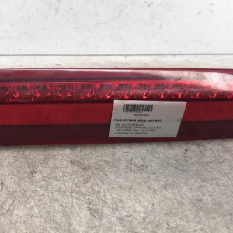 Feu arriere stop central KIA SPORTAGE 2 Feu arriere stop central KIA SPORTAGE 2