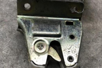 Serrure de coffre PEUGEOT 205