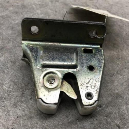 Serrure de coffre PEUGEOT 205