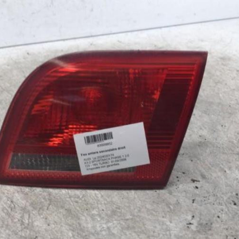 Feu arriere secondaire droit (feux) AUDI A3 2 Feu arriere secondaire droit (feux) AUDI A3 2
