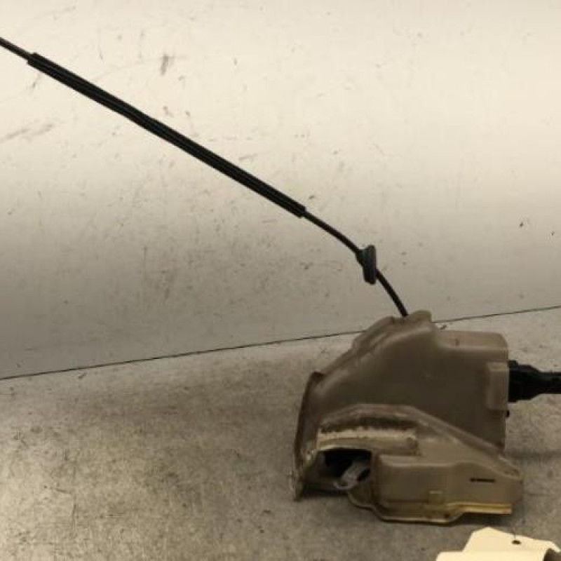 Serrure avant droit VOLKSWAGEN GOLF 5