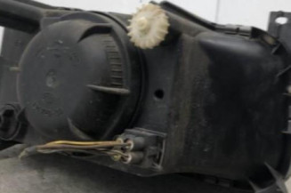Optique avant principal gauche (feux)(phare) VOLKSWAGEN PASSAT 3